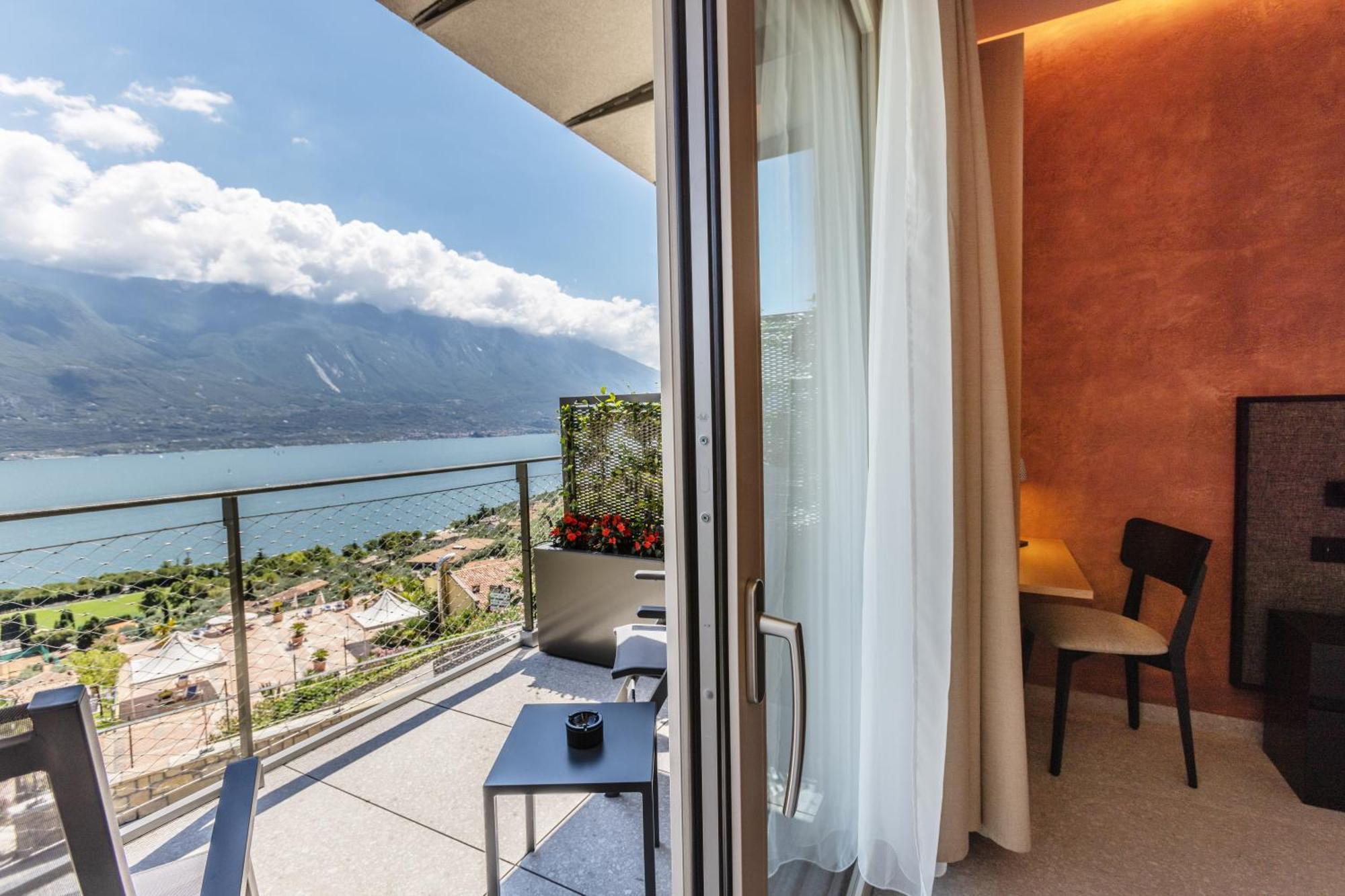 Llac Living Nature Hotel Limone sul Garda Camera foto